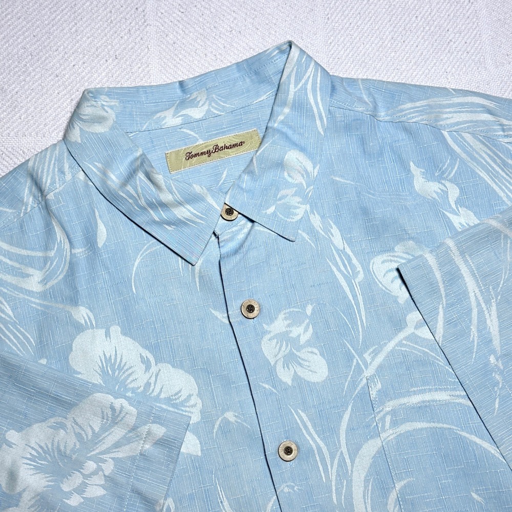 Tommy Bahama Hawaiian Shirt Mens XL 100% Silk Floral Hibiscus Textured Blue
